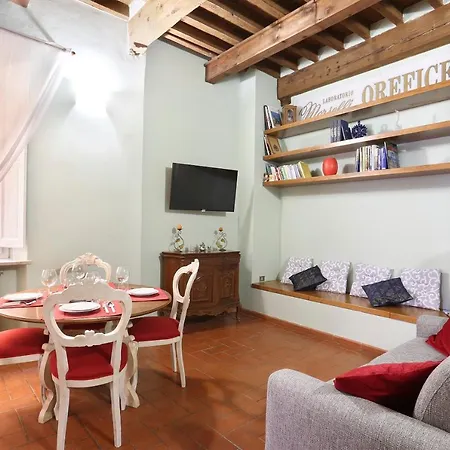 Apartament Across The River *